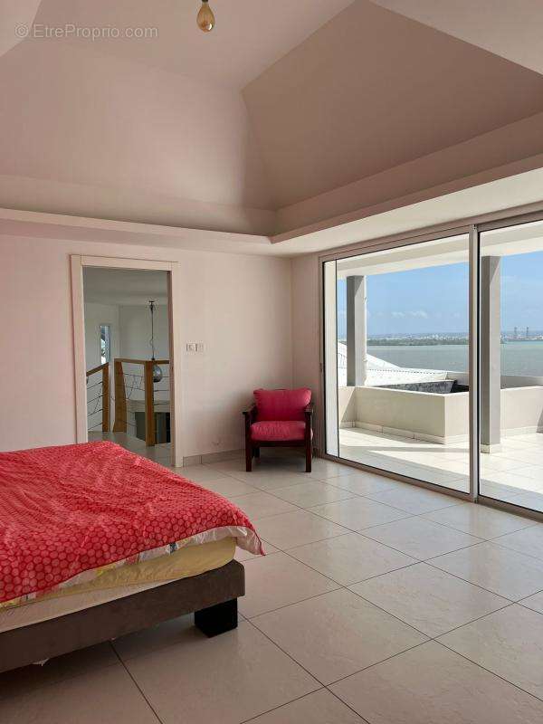 Maison à PETIT-BOURG