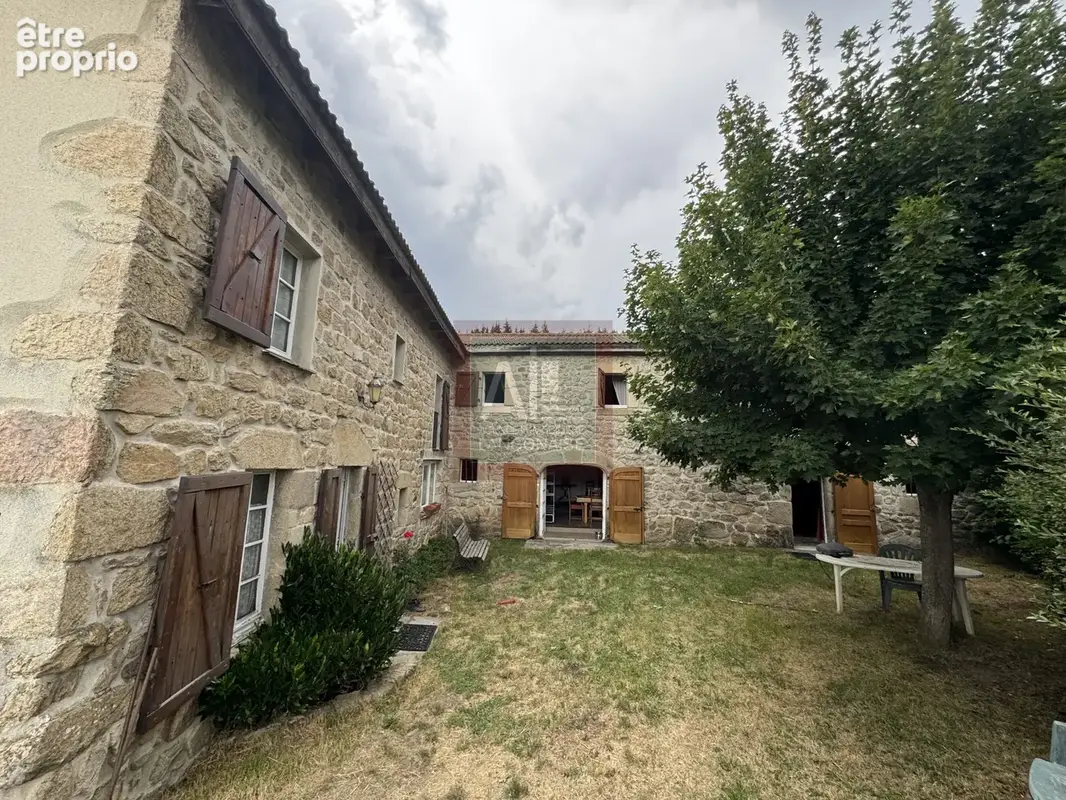 Maison à SAINT-CHRISTOPHE-D'ALLIER