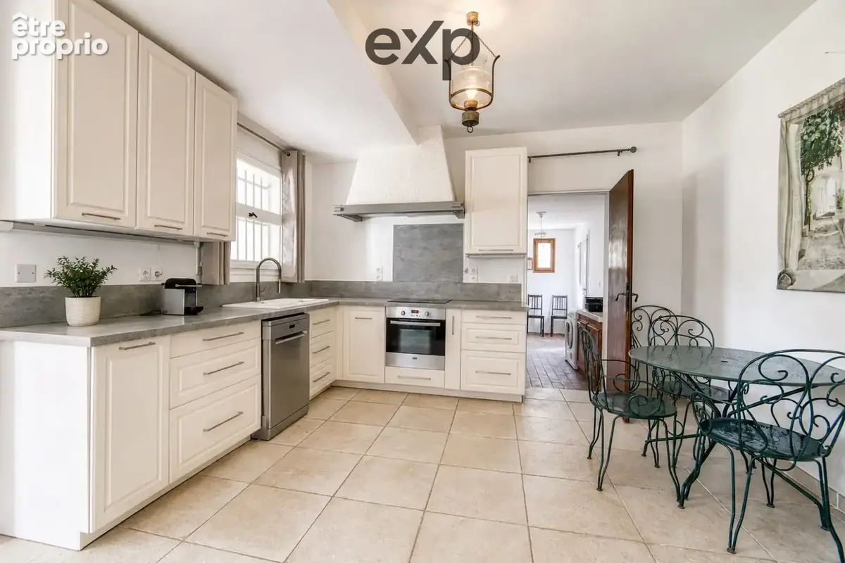 Maison 6 pièces 181 m² à vendre à Villelaure (84530) - photo 6