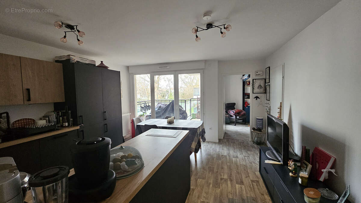 Appartement à EZANVILLE