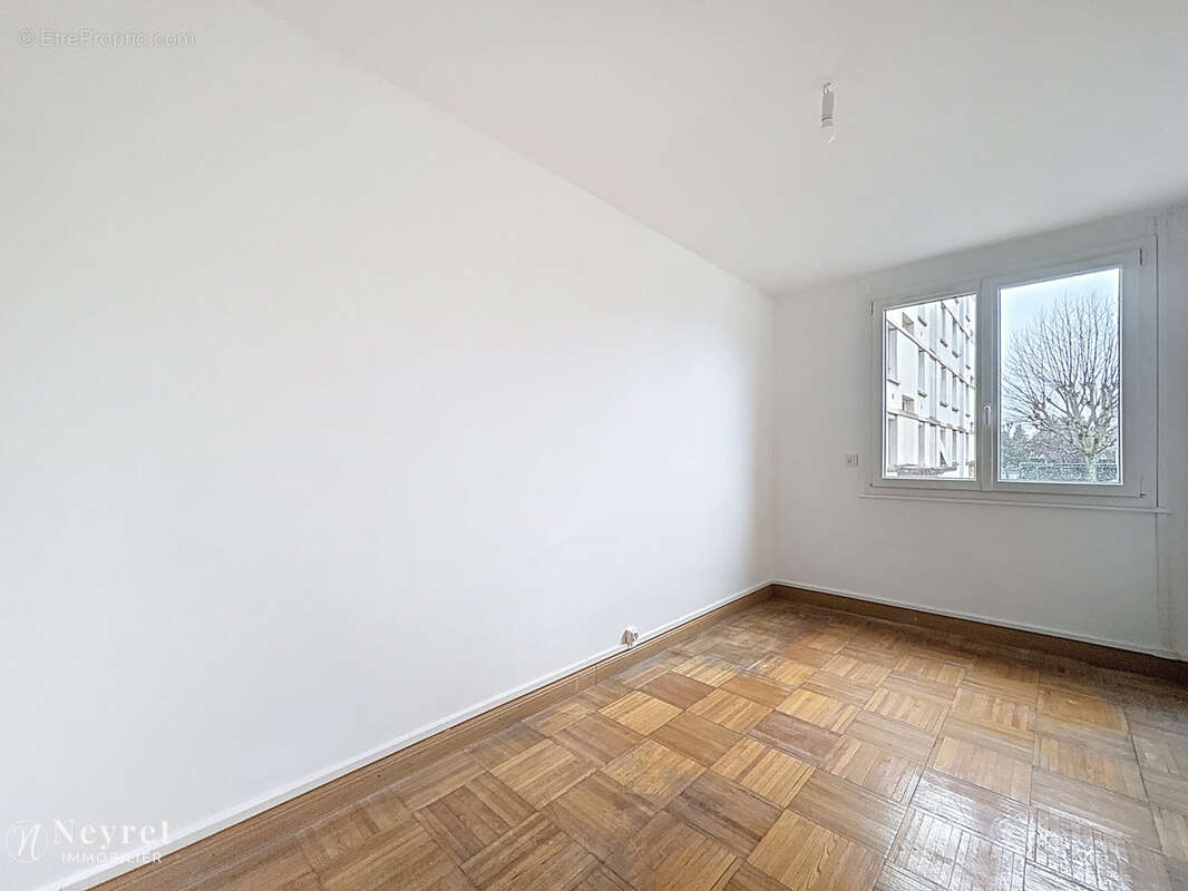 Appartement à BRON