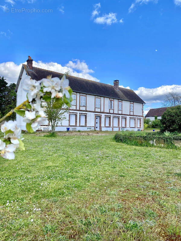 Maison à ILLIERS-L&#039;EVEQUE