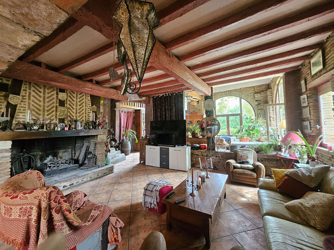 Maison Saint Rustice 5 pièces, 5 chambres. - photo 10