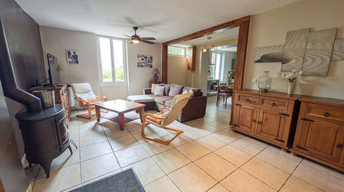 Maison 183 m² à Saint-Jean-De-Thurac  - photo 4