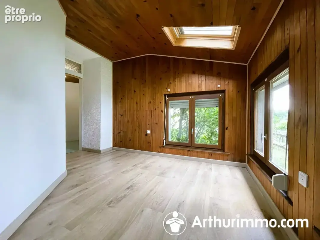 Petite copropriété, entrée indépendante, rez de chaussée, village recherché - photo 1