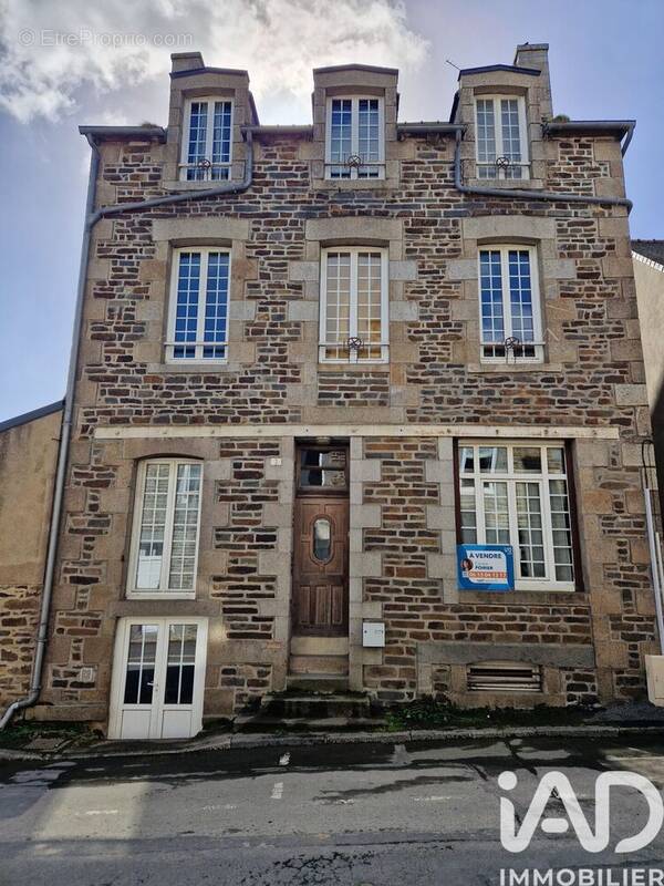 Photo 1 - Maison à PLENEE-JUGON