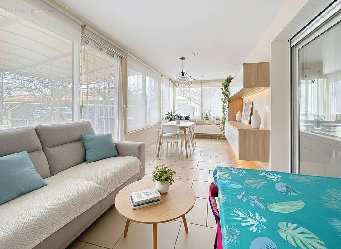 Maison à BRUGUIERES