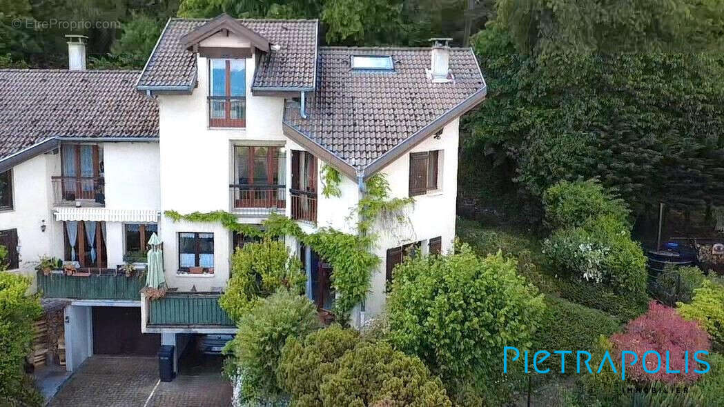 Maison à THOIRY
