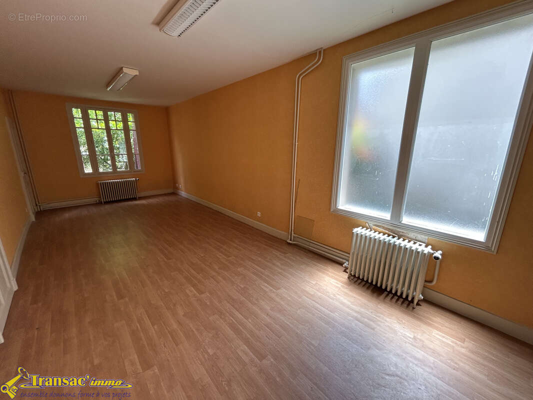 Maison à PUY-GUILLAUME