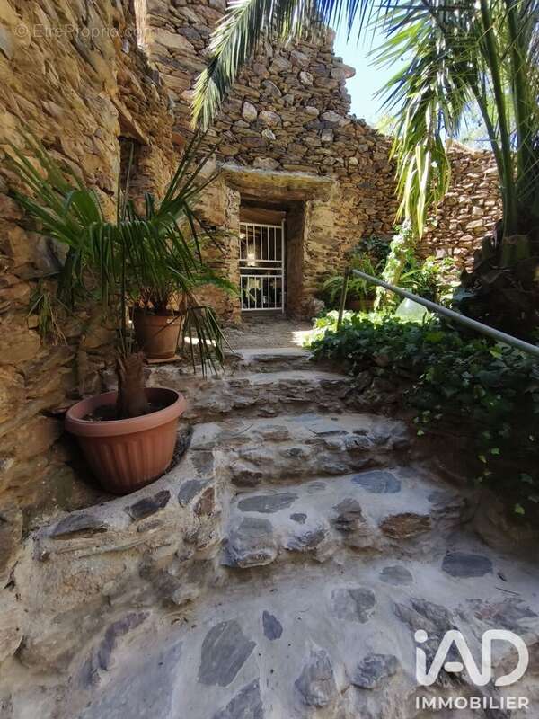 Maison 133 m² à Camelas  - photo 5