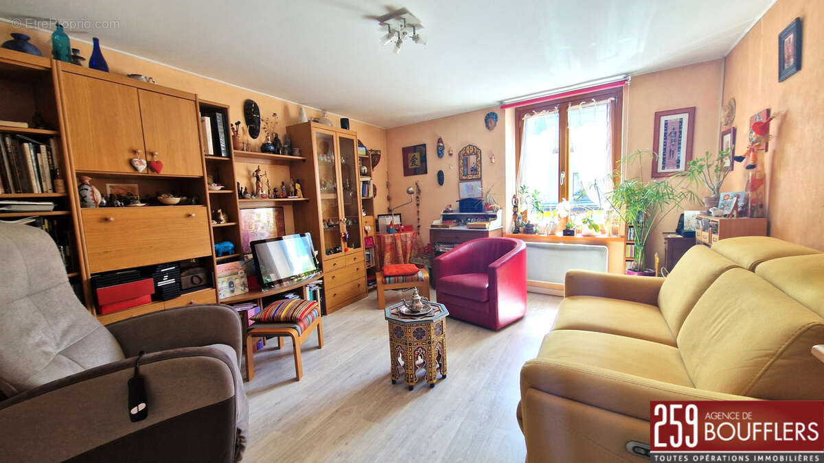 Vandoeuvre-les-nancy / duplex avec balcon, jardinet et parking - photo 4