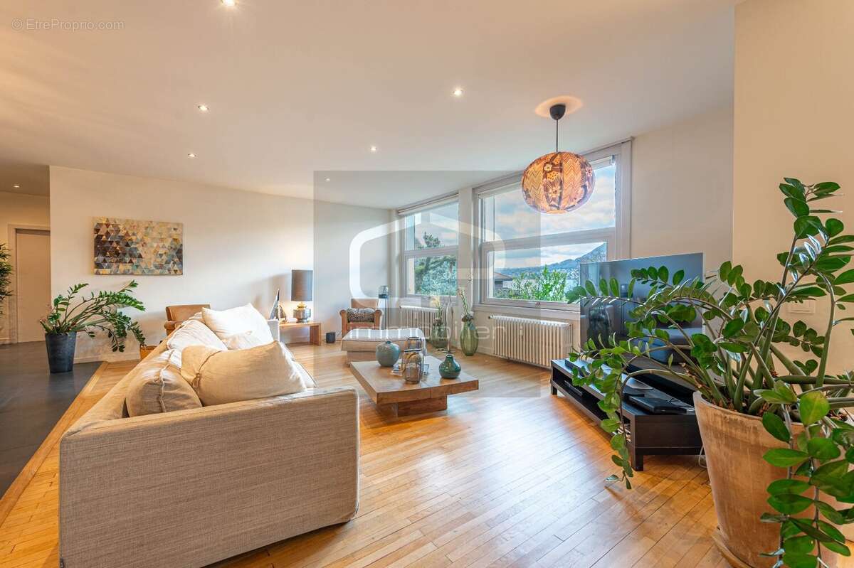 Appartement à SEVRIER