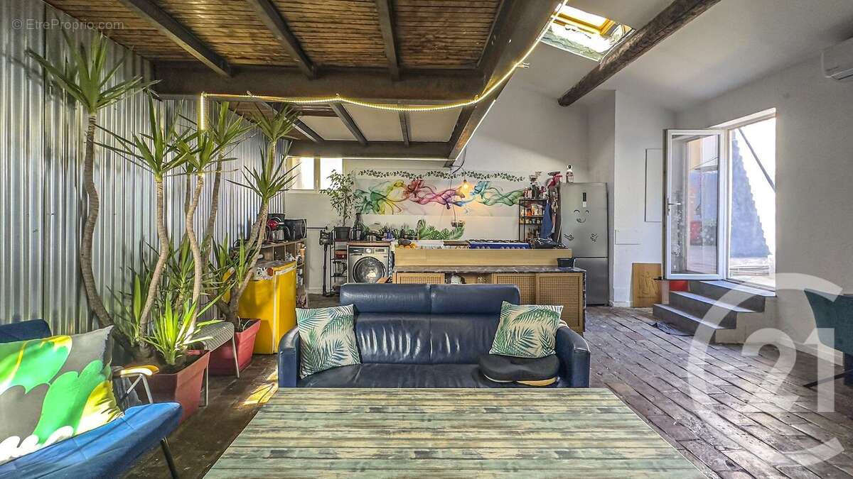 Appartement à MARSEILLE-4E