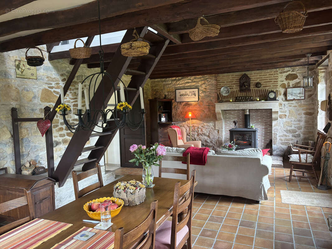 Maison à NEUVY-LE-BARROIS