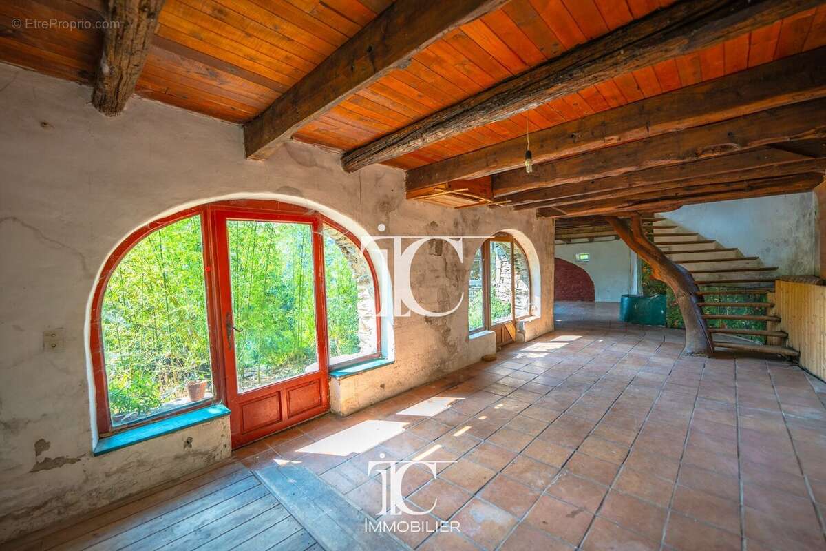 Mas du xviii siècle à rénover  122 m² habitables  terrain de 522 m²  vue panoramique sur les cévennes - photo 9