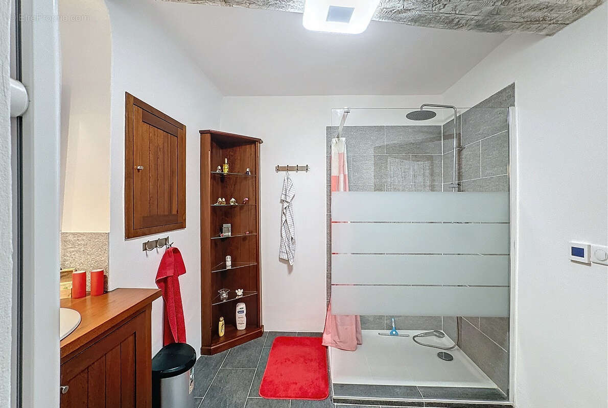 Maison de village de 175m2 avec terrasse. - photo 16