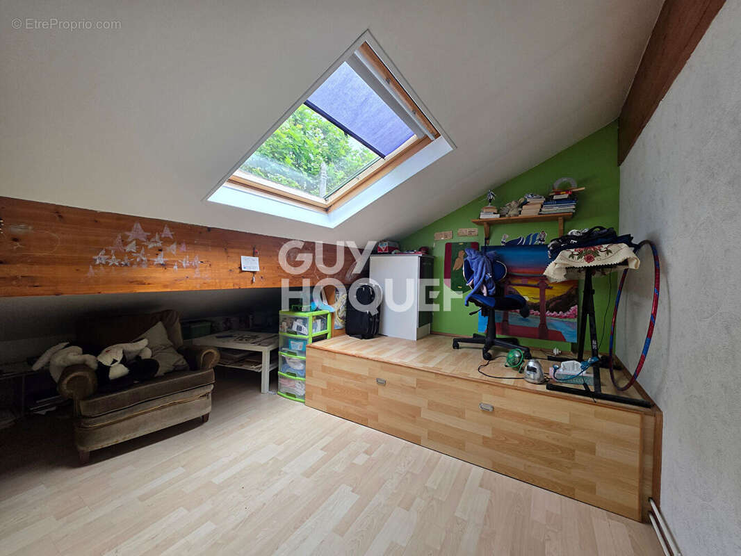 Maison familiale 5 chambres avec jardin - Proche commerces et transports - photo 7