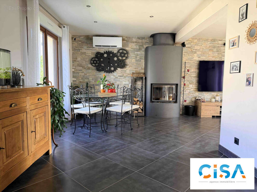 Maison à VERNEUIL-EN-HALATTE