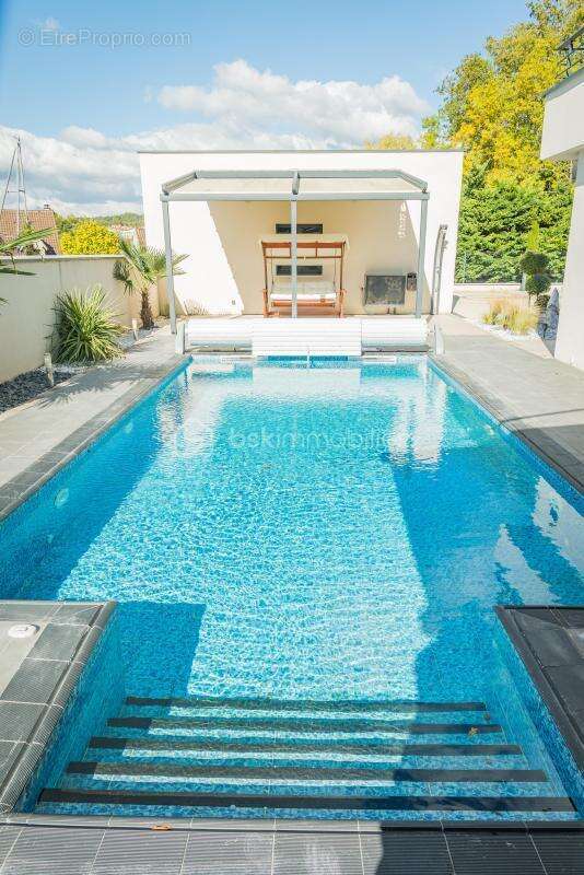 Maison à FONTAINEBLEAU