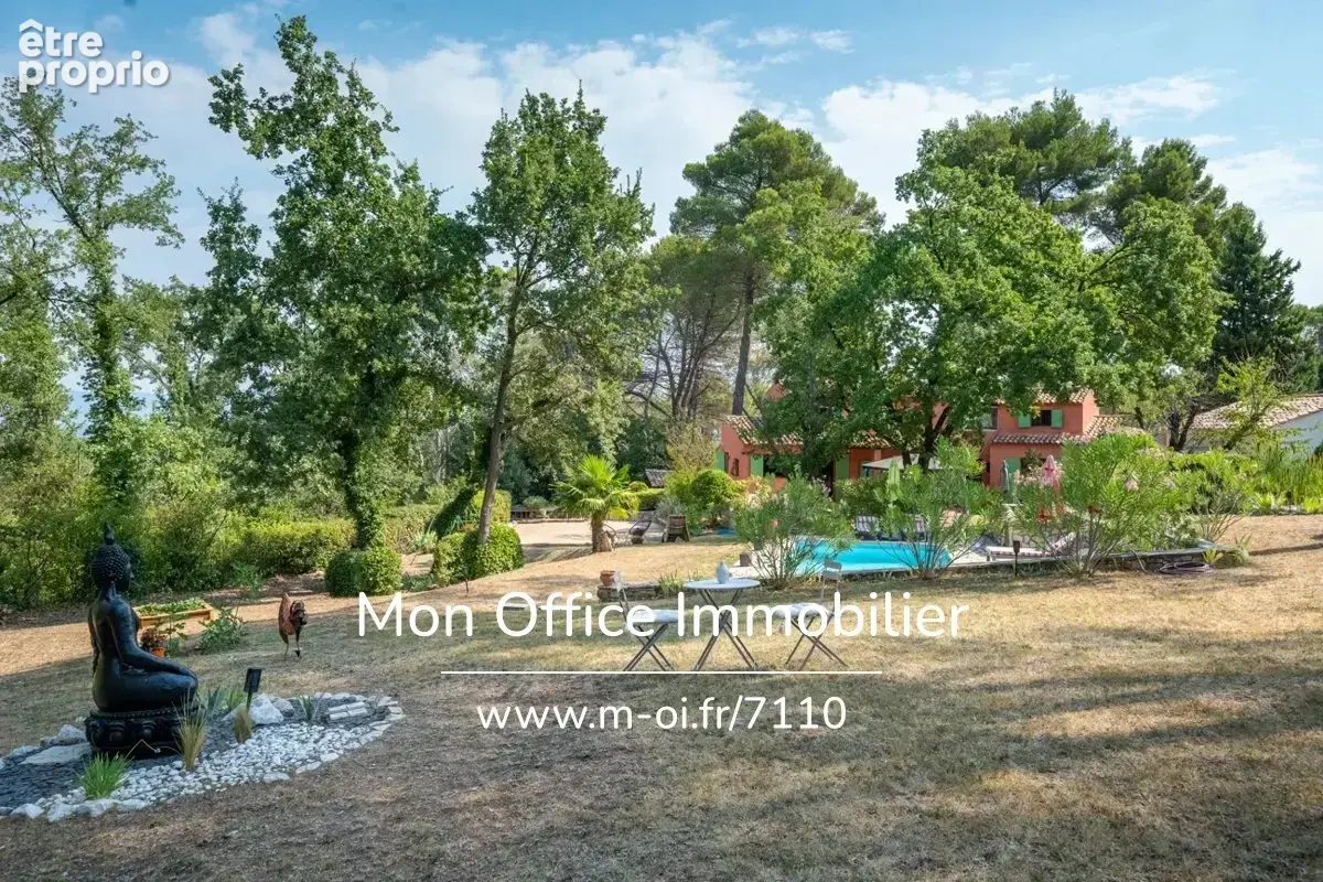 Référence : 7110-PEL - Propriété avec deux logements indépendants, piscine et parc arboré de plus de 5 000 m² - photo 2