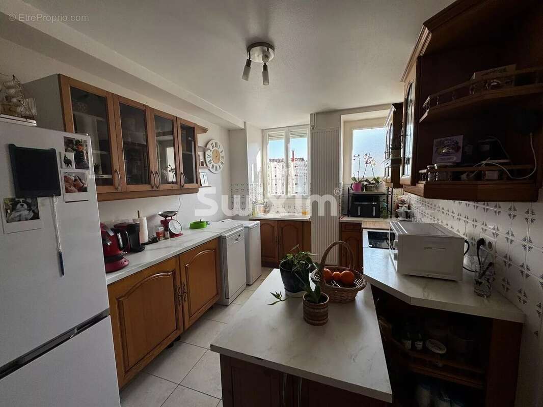 Maison de village avec cour, terrain et grange de 100 m² - photo 4