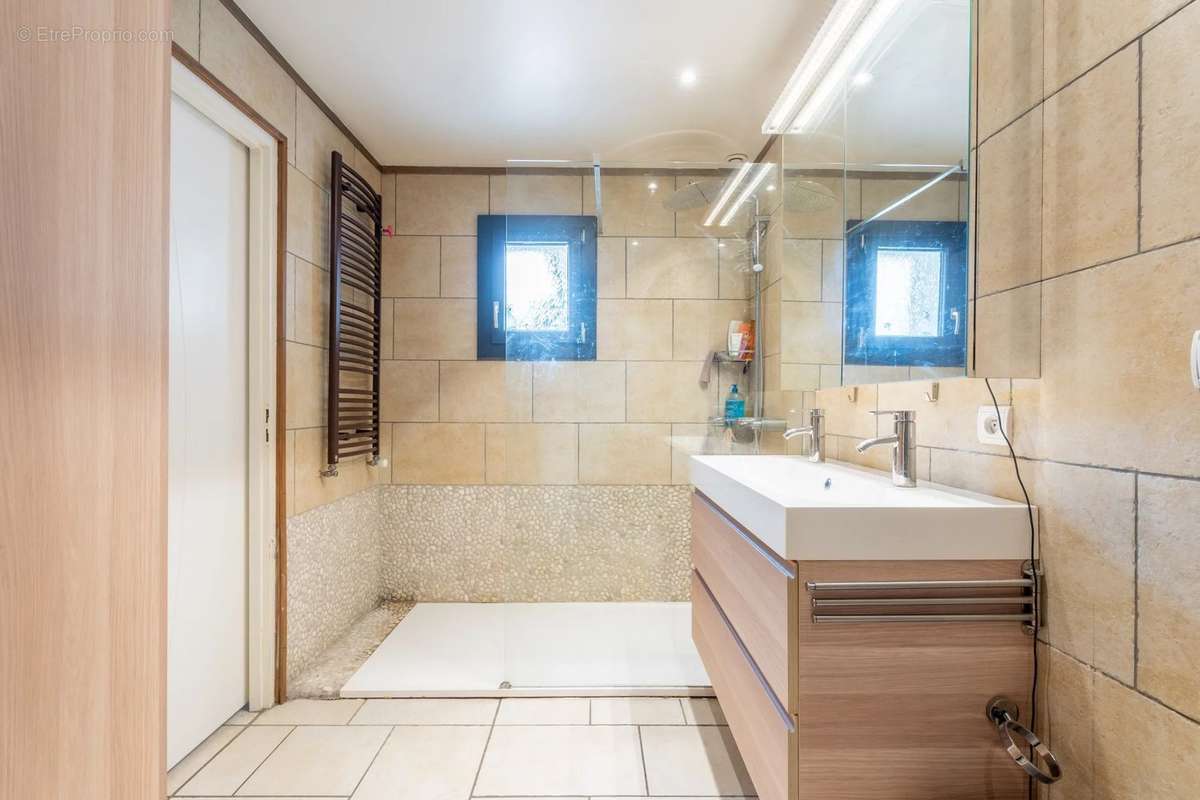 Maison à LES CHERES