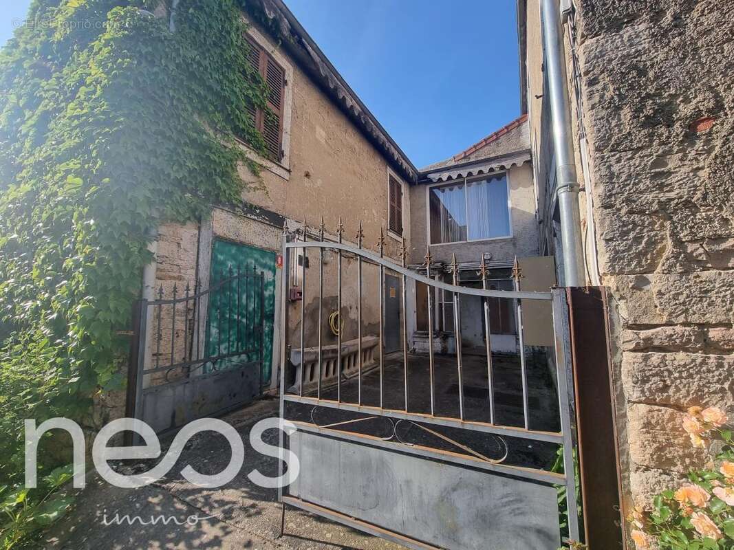 Appartement à CORGOLOIN