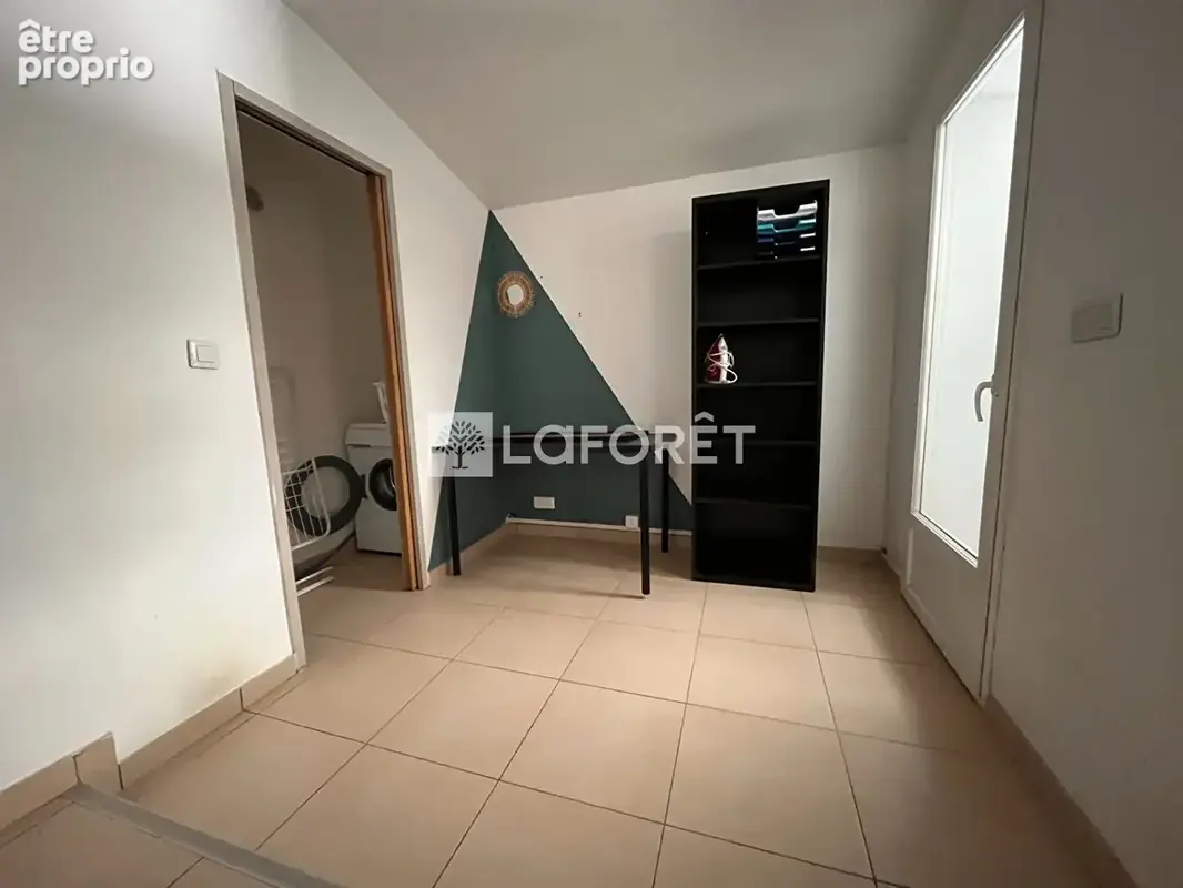Maison à Arles,  plain pied, avec jardin et 2 dépendances - photo 9