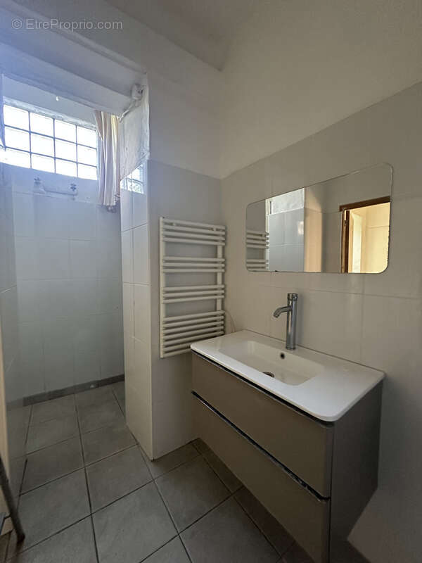 La Seyne sur mer - Appartement T3 avec terrasse - photo 10
