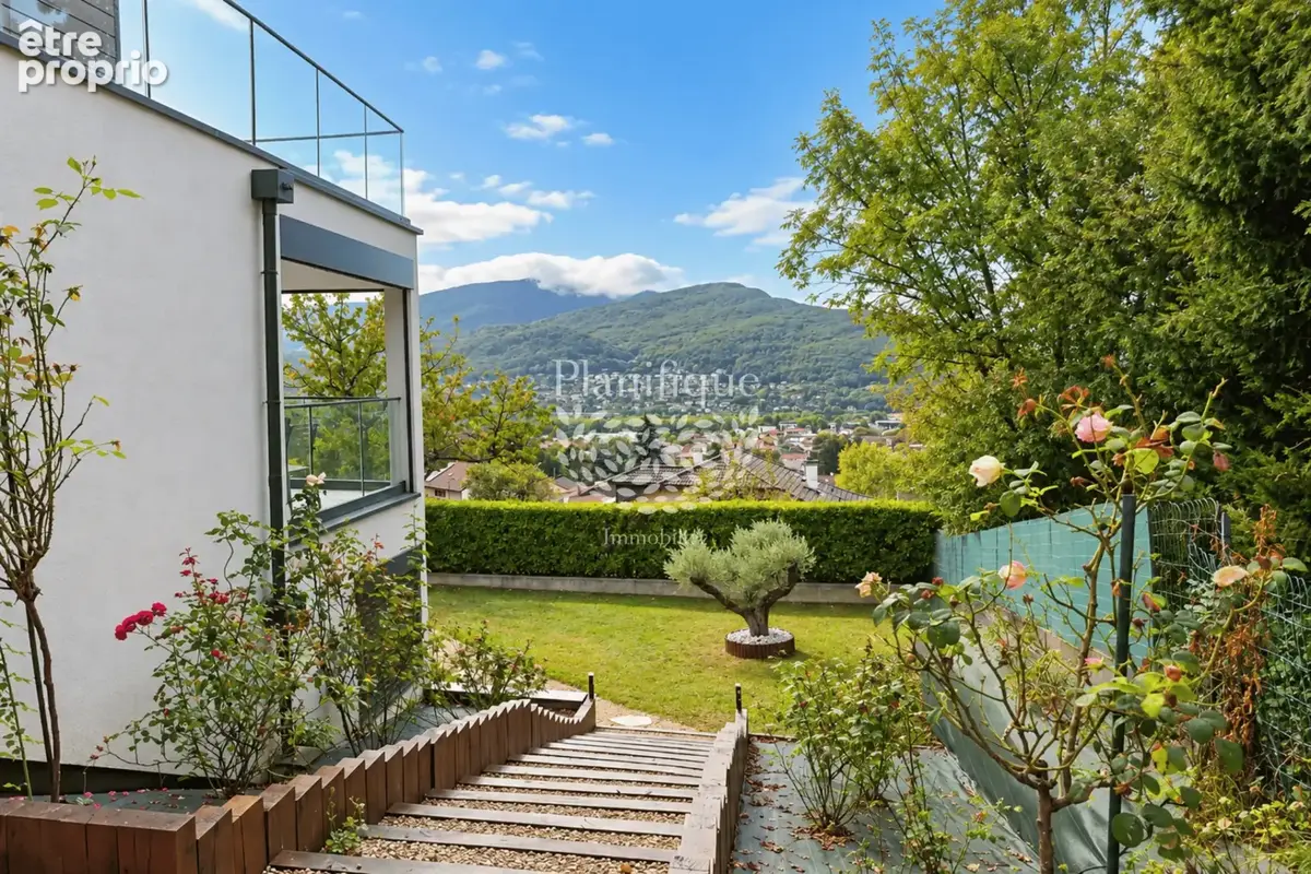Maison à VETRAZ-MONTHOUX