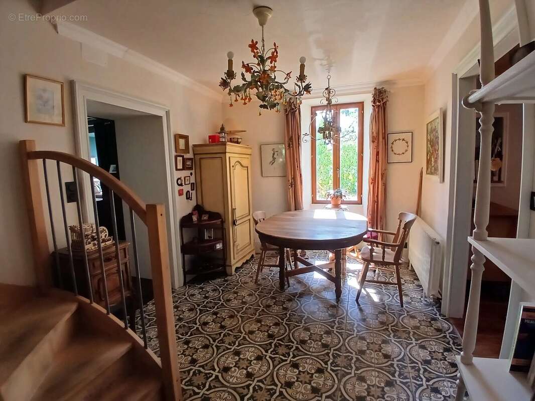 Charmante maison de campagne en pierre avec piscine et grandes dépendances - photo 5