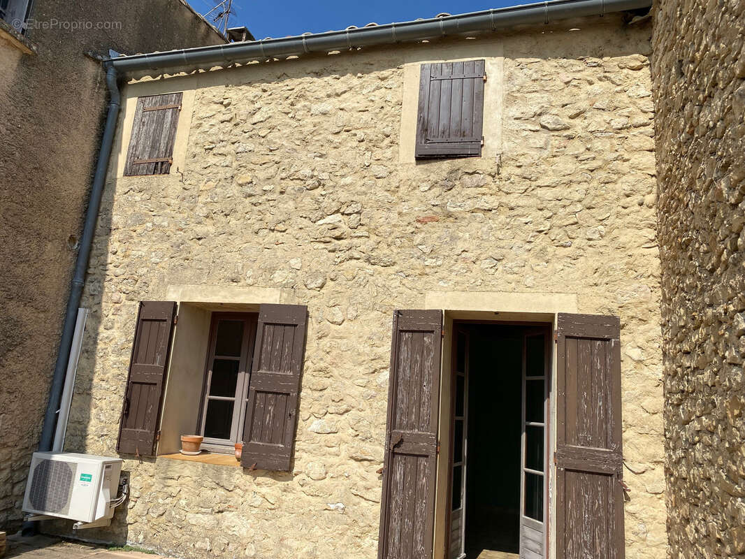 A VENDRE LURS Grande maison de village avec terrasse à rénover - photo 3