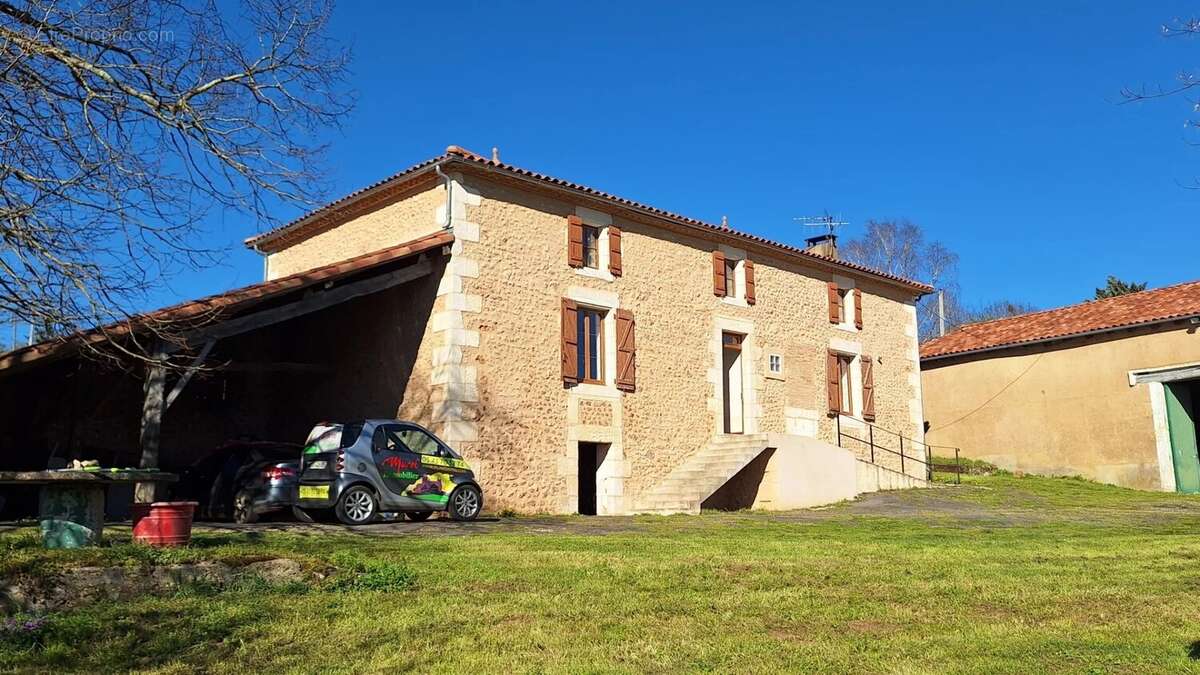 Maison à YVRAC-ET-MALLEYRAND