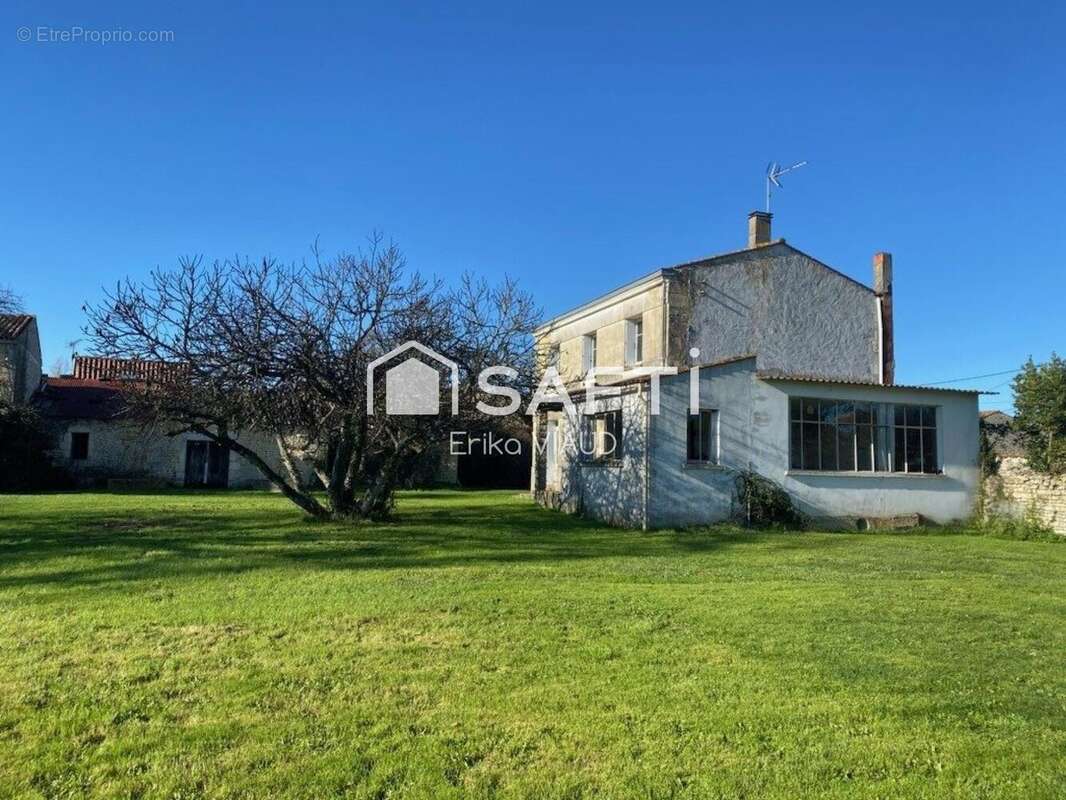 Photo 2 - Maison à SURGERES