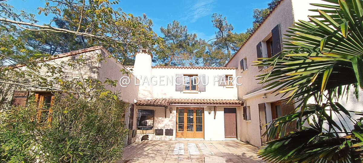 Maison à SAINT-GEORGES-DE-DIDONNE