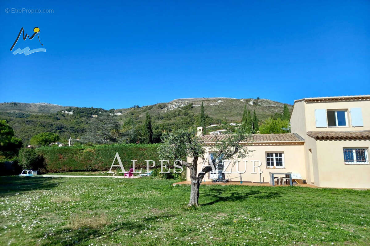 Maison à TOURRETTES-SUR-LOUP