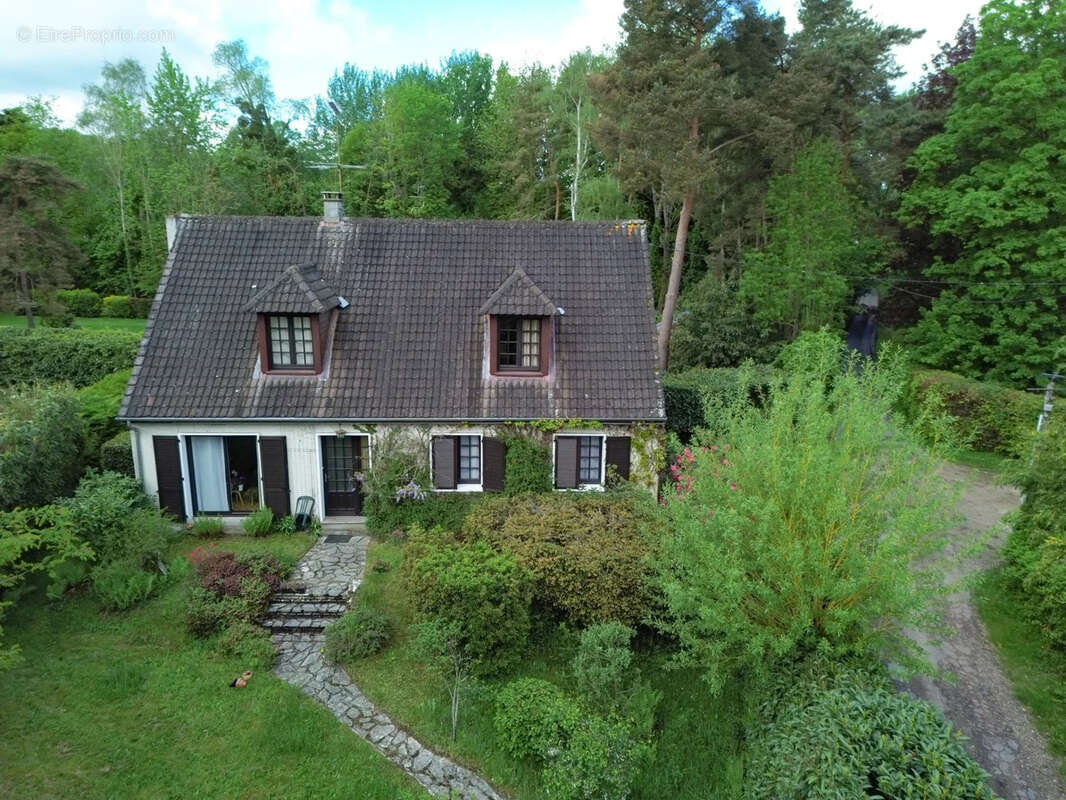 Maison à LES MESNULS