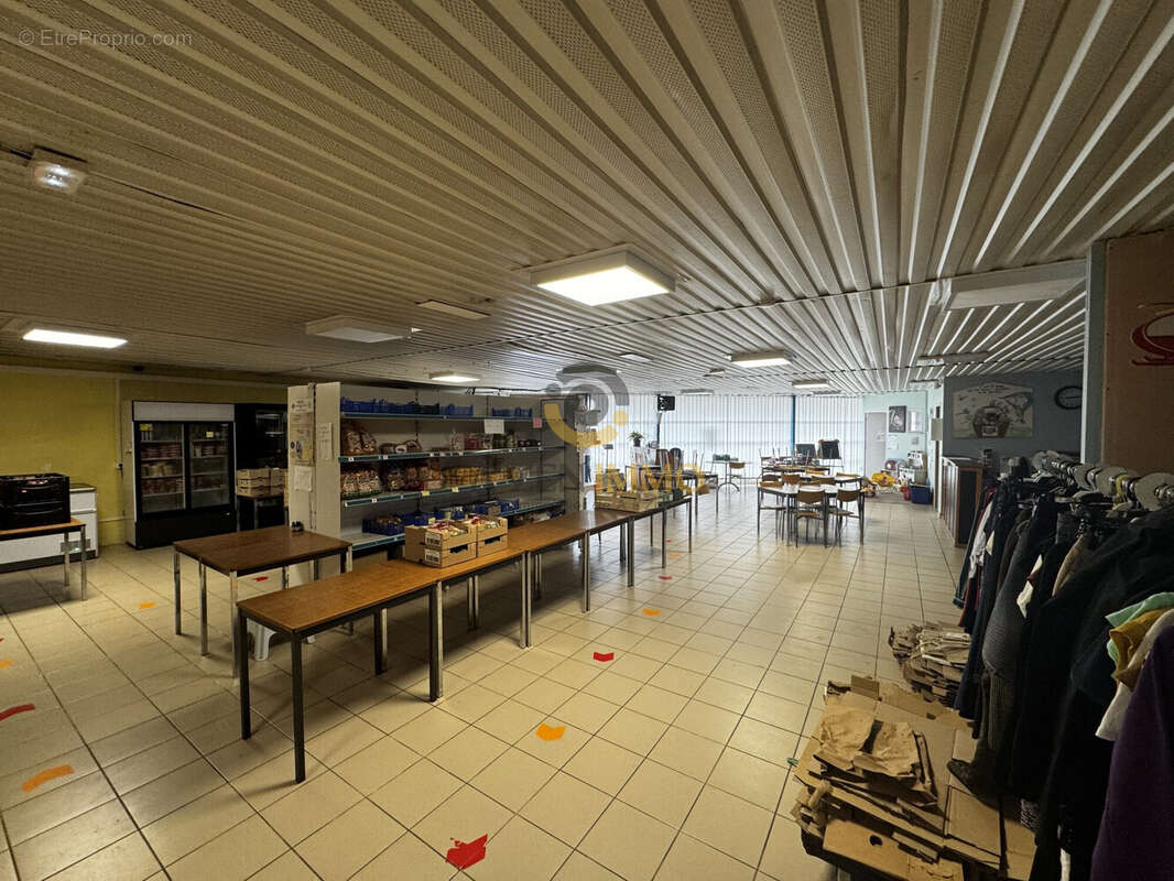 Commerce à LA CHATAIGNERAIE