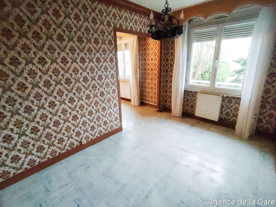 Appartement à HOUILLES