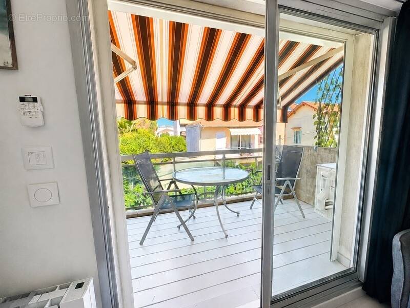 Appartement à VALLAURIS
