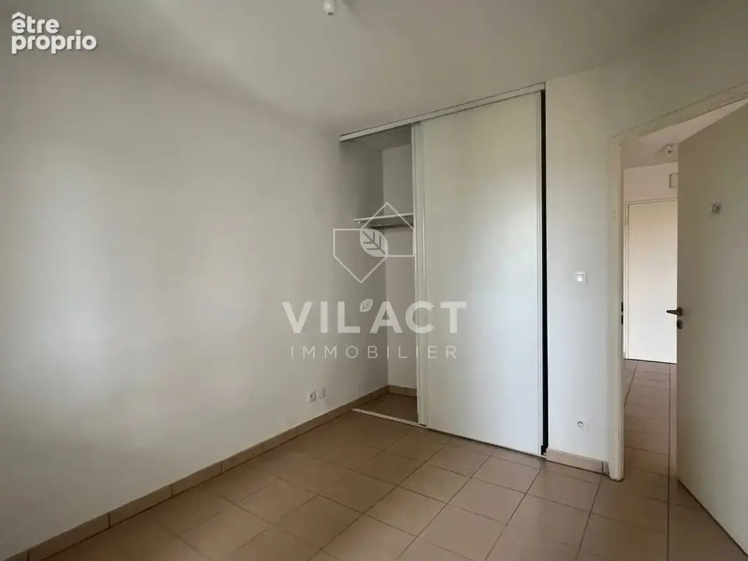 Appartement 34 m² à Saint-Quentin-De-Baron  - photo 7
