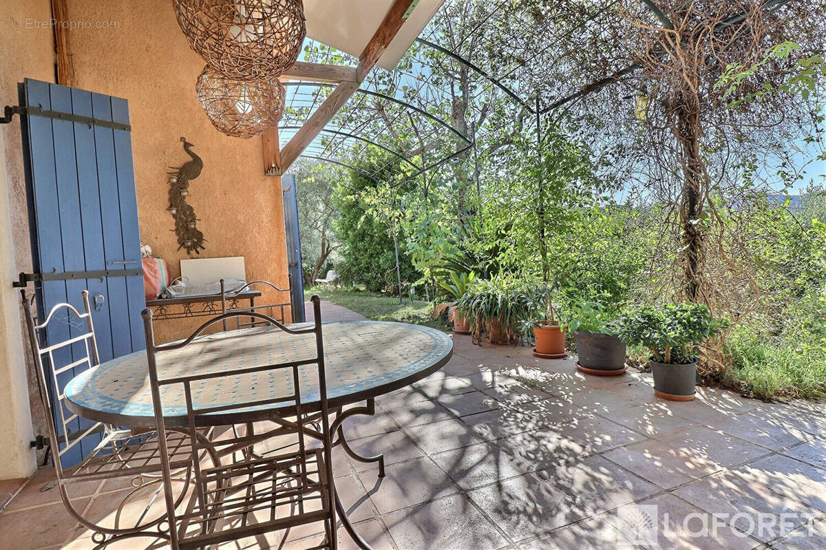 Maison à COLLOBRIERES