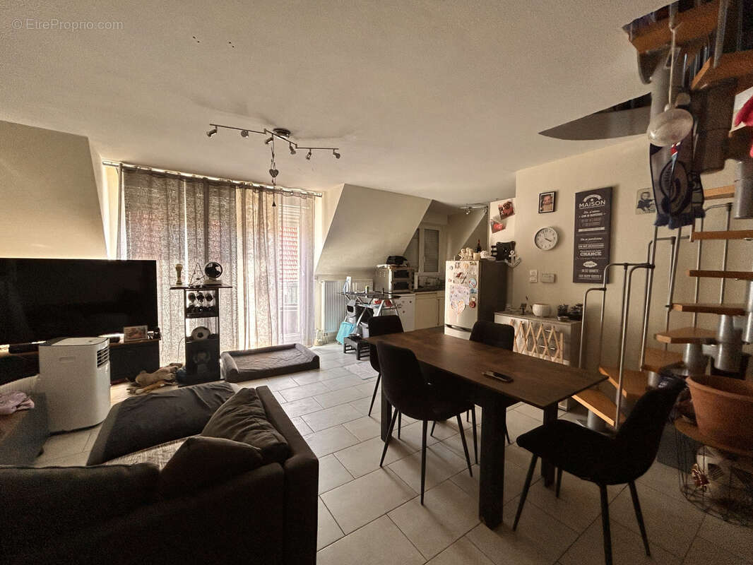 Appartement 3/4 pieces avec balcon et garage - centre ville - photo 4
