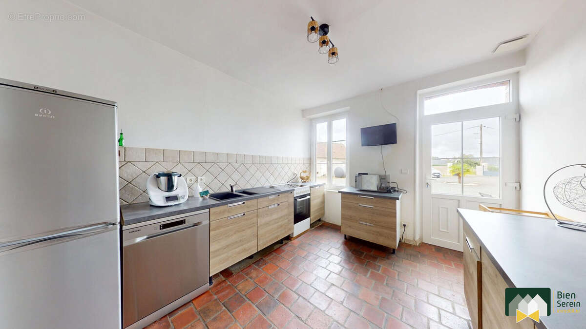 Maison à SAINT-ARNOULT-DES-BOIS