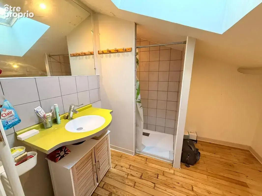 Maison spacieuse à vendre à Genouillé - photo 16