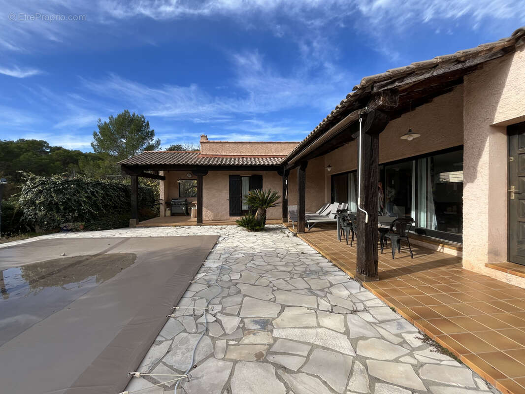 Maison à LORGUES