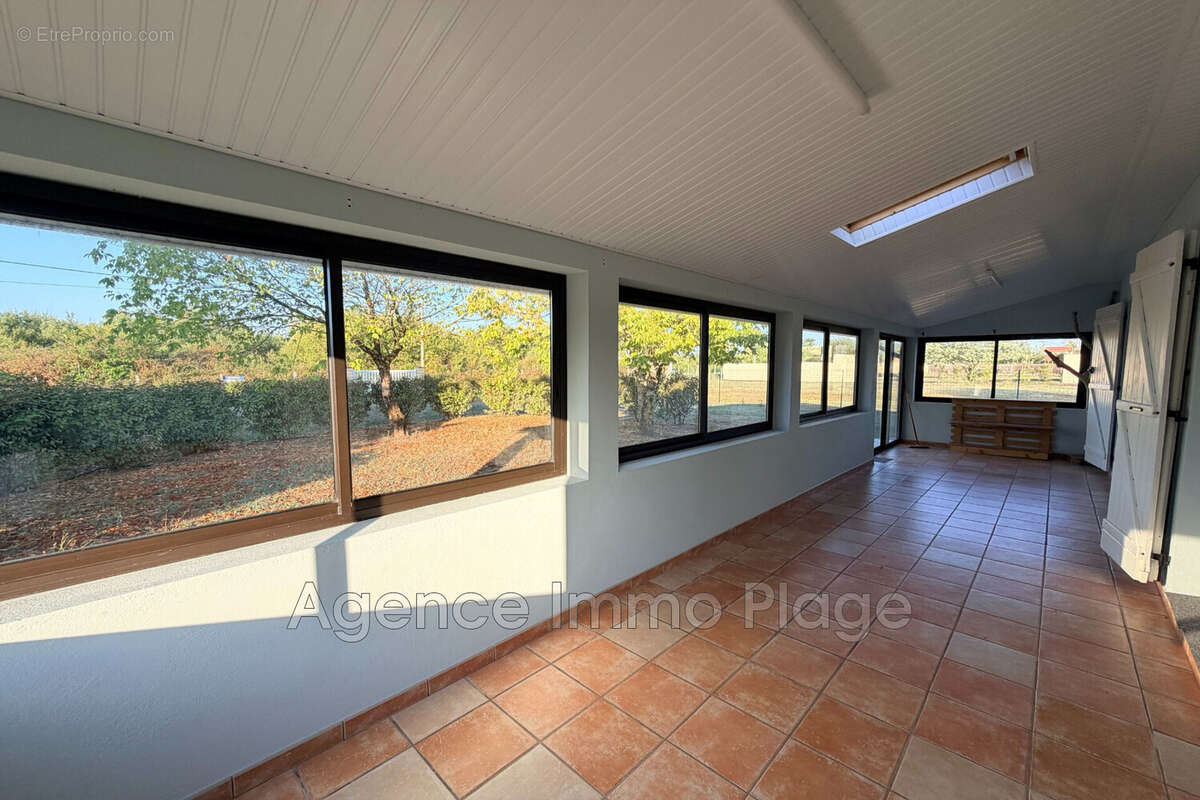 Maison 70 m² à Jau-Dignac-Et-Loirac  - photo 5
