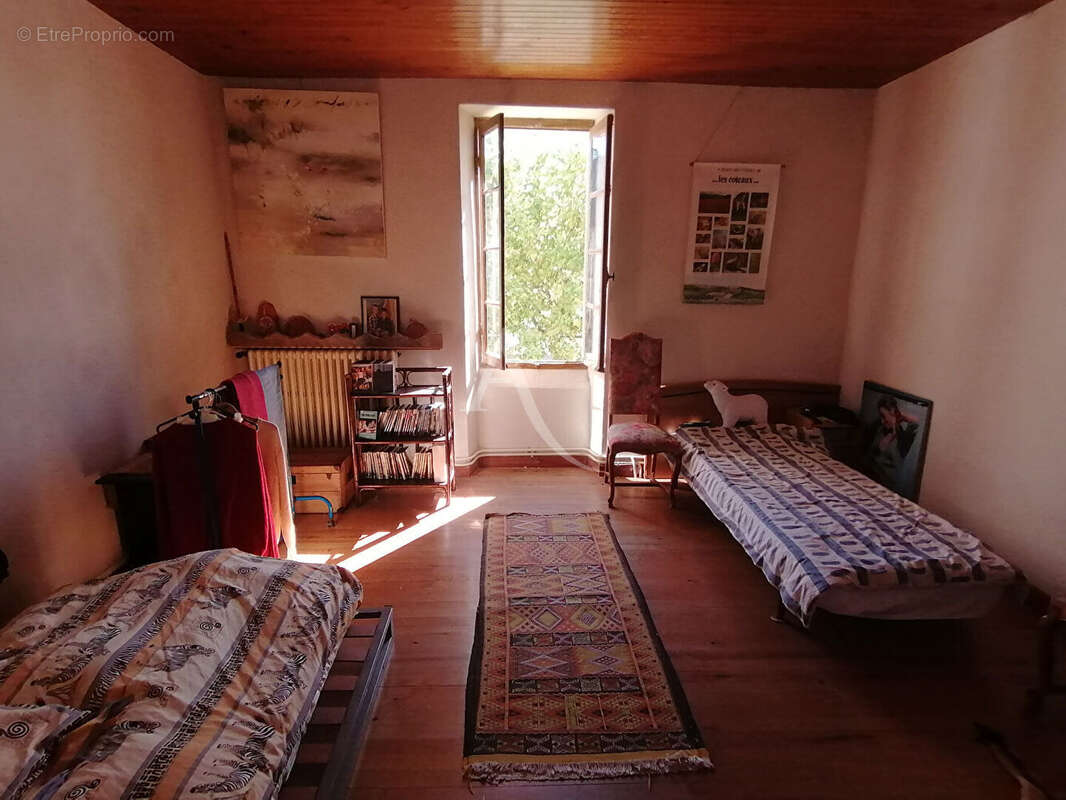 Maison à MIRANDOL-BOURGNOUNAC