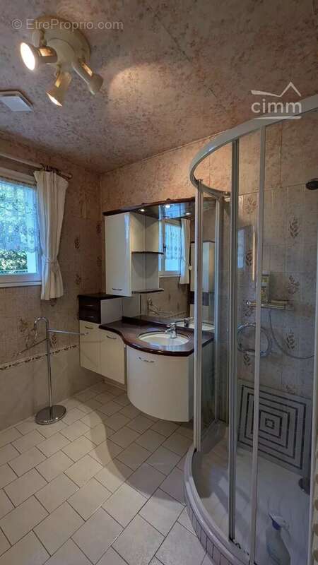 Maison à SAINT-PIERRE-DE-CHANDIEU