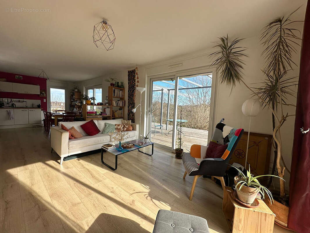 Maison recente, vue plongeante et degagee sur la montagne, verger - photo 2
